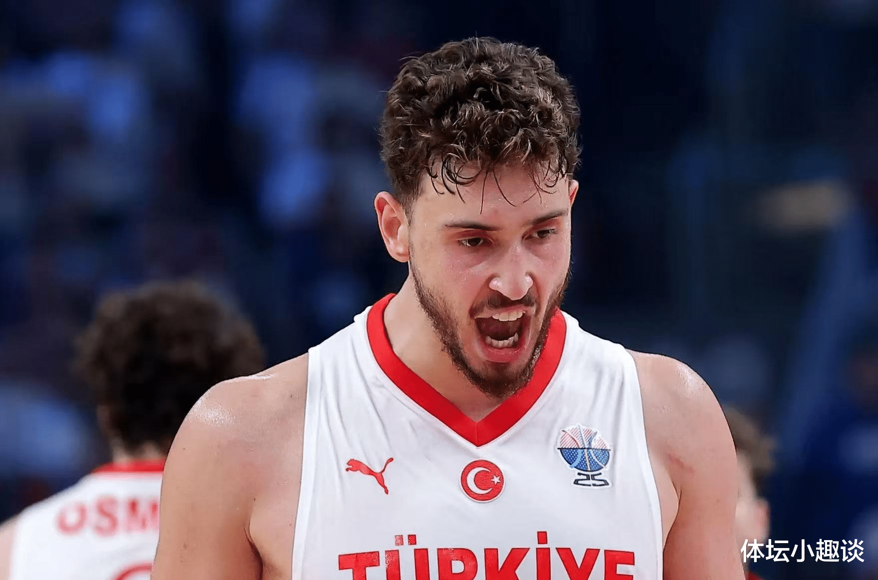 申京以49%票率领跑MVP，官方晒六项纪录数据，幕后英雄身份被认可