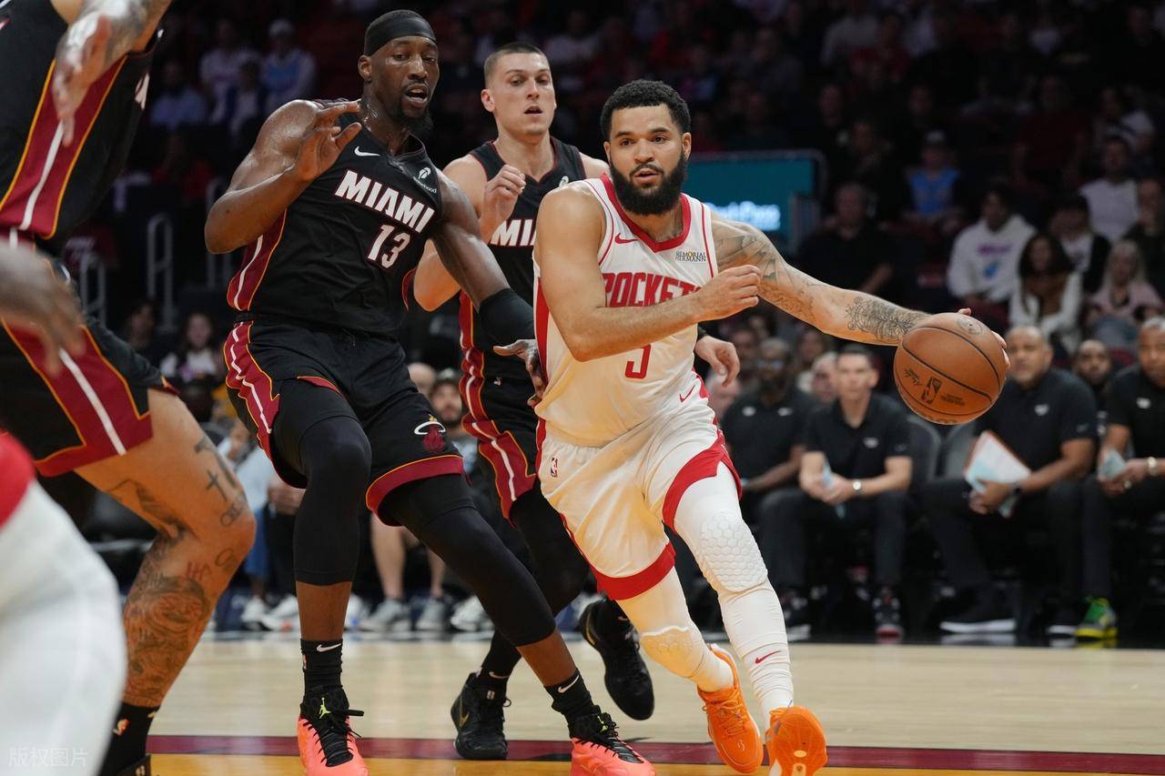 乌度卡在火箭的休赛期，被范弗里特的伤病，打了个措手不及