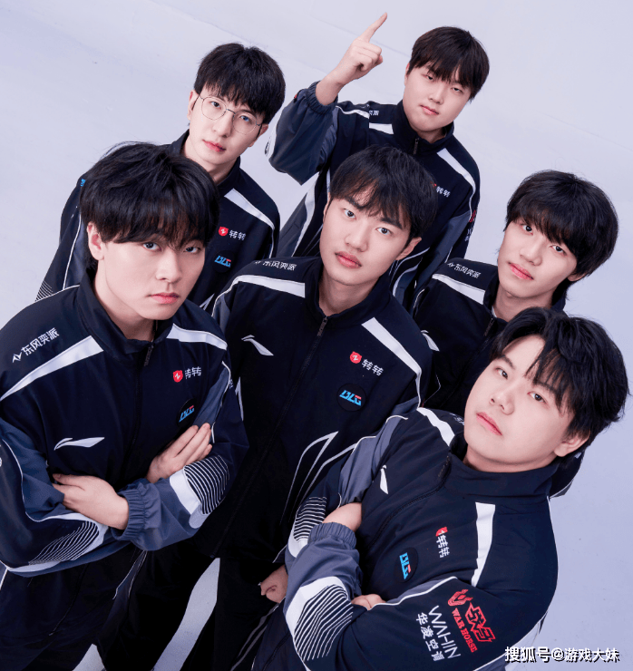 BLG彻底被打崩了,官方一个举动证明,下赛季战队将重组