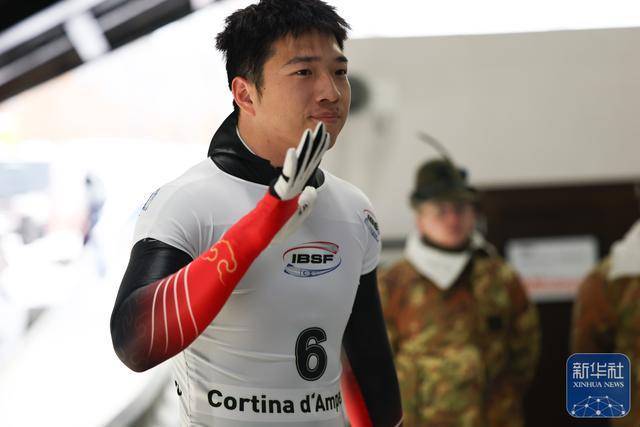 殷正获钢架雪车世界杯系列赛科尔蒂纳丹佩佐站男子个人赛季军